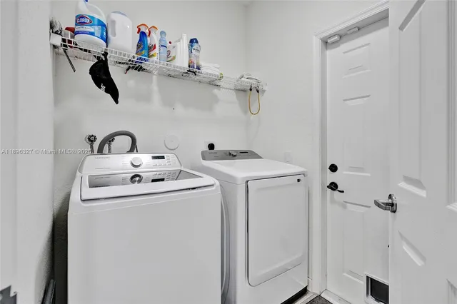 $6,000 | 1725 Winterberry Lane, Unit 1725, Weston, FL 33327