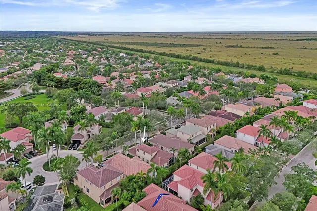 $6,000 | 1725 Winterberry Lane, Unit 1725, Weston, FL 33327