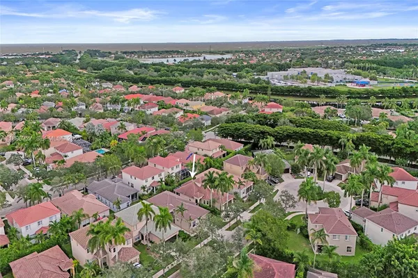 $6,000 | 1725 Winterberry Lane, Unit 1725, Weston, FL 33327