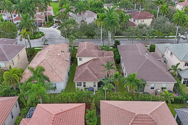 $6,000 | 1725 Winterberry Lane, Unit 1725, Weston, FL 33327