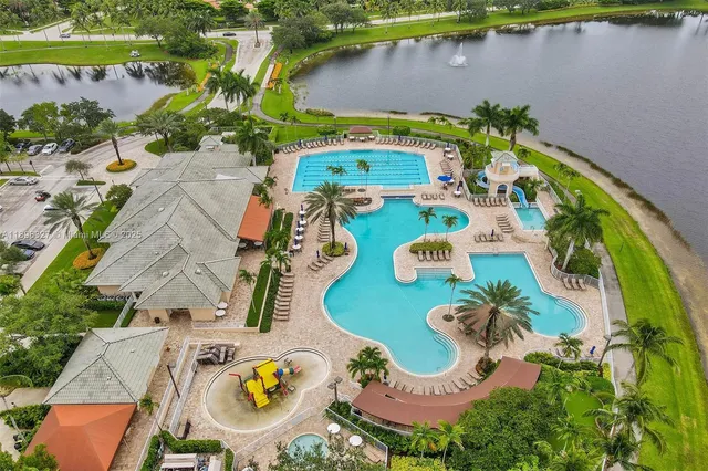 $6,000 | 1725 Winterberry Lane, Unit 1725, Weston, FL 33327