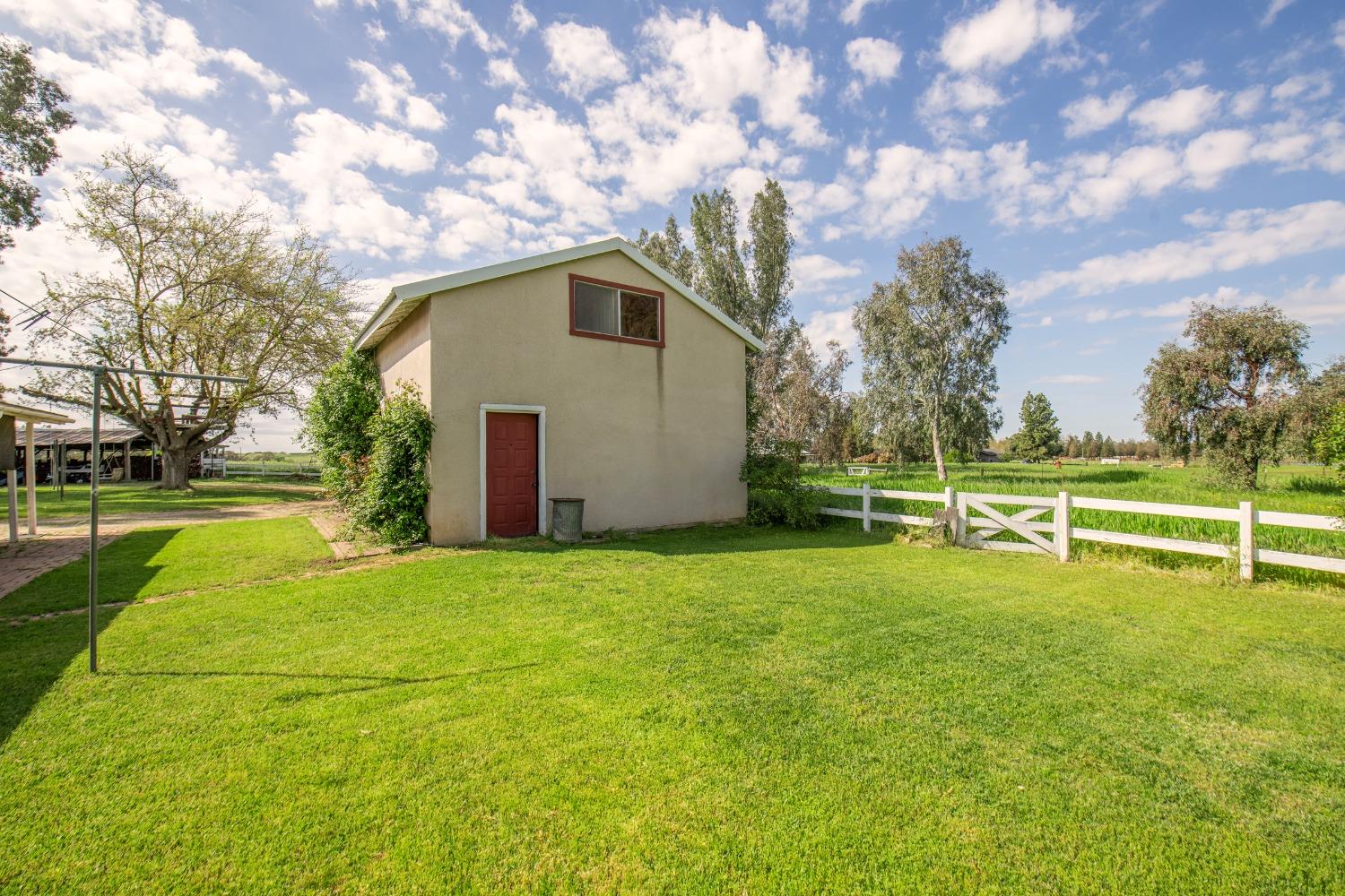 15874 Watts Valley Road Sanger, CA 93657 - Photo 9 of 24 Gallery Image 9