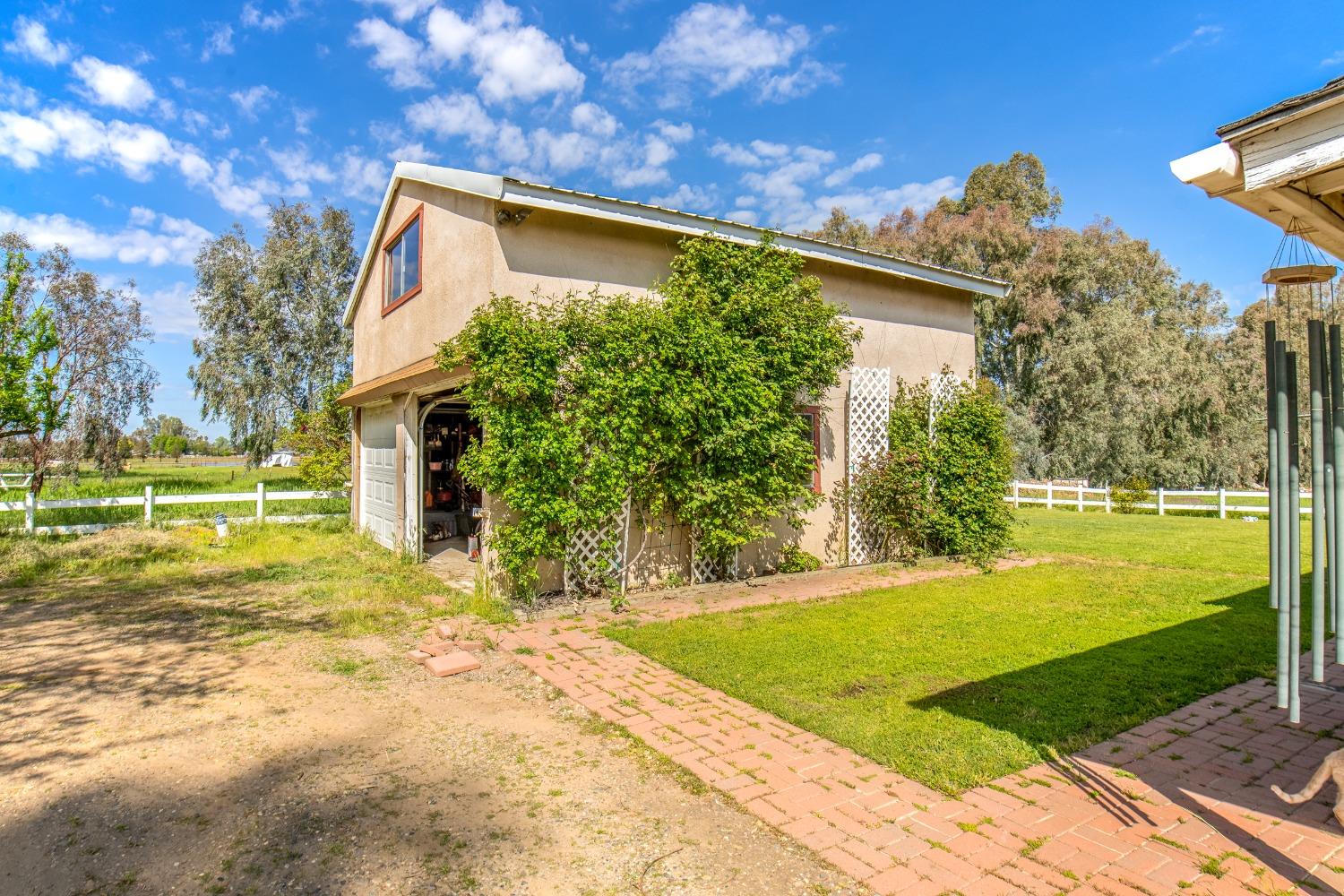 15874 Watts Valley Road Sanger, CA 93657 - Photo 10 of 24 Gallery Image 10