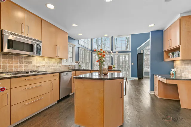 $975,000 | 1771 Stanford Court, Lake Forest, IL 60045