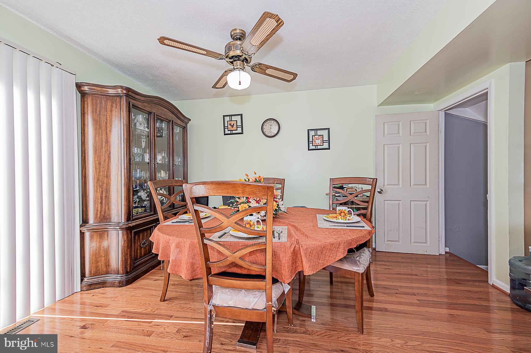 4837 Melbourne Road Baltimore, MD 21229 - Photo 15 of 29 Formal Dining