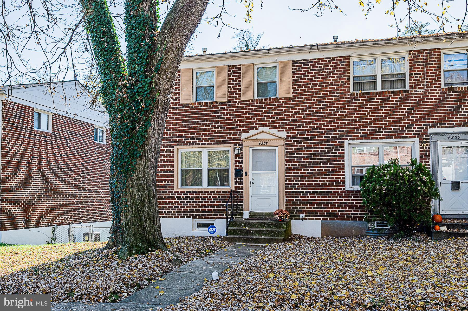 4837 Melbourne Road Baltimore, MD 21229 - Photo 3 of 29 Freshly Painted inside and out