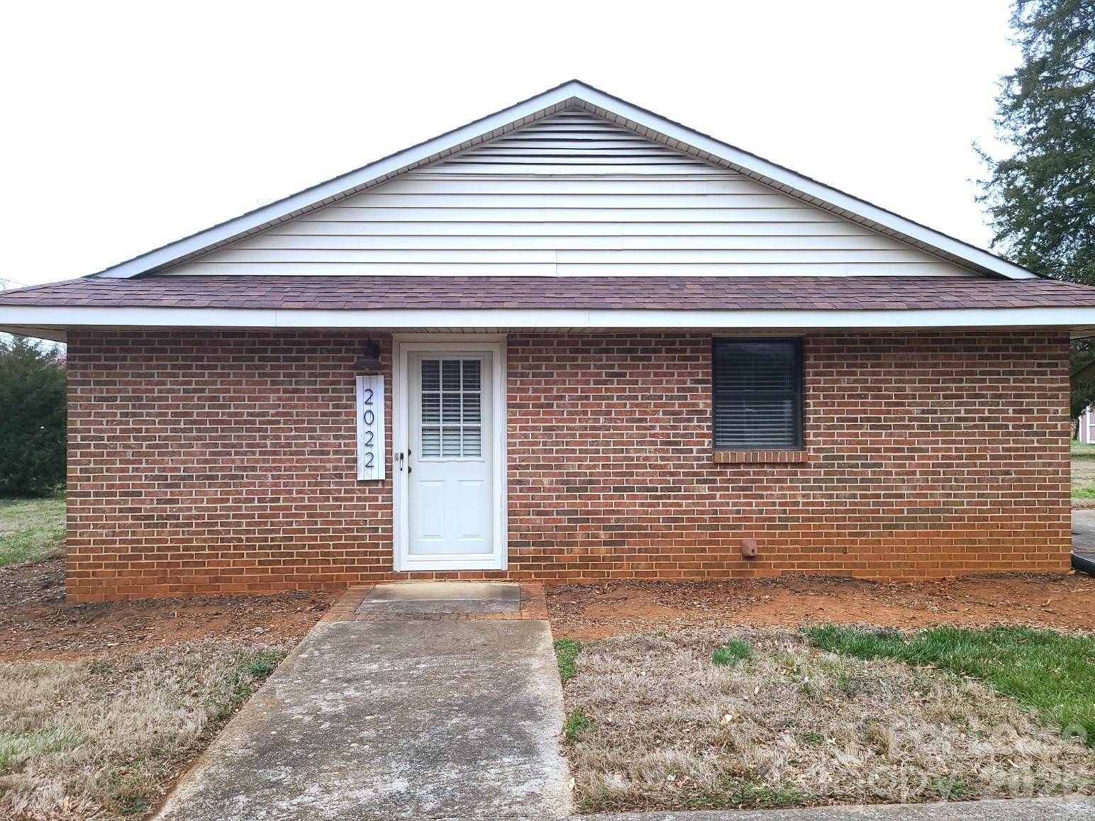 2022 Oakdale Road Charlotte, NC 28216 - Photo 2 of 13