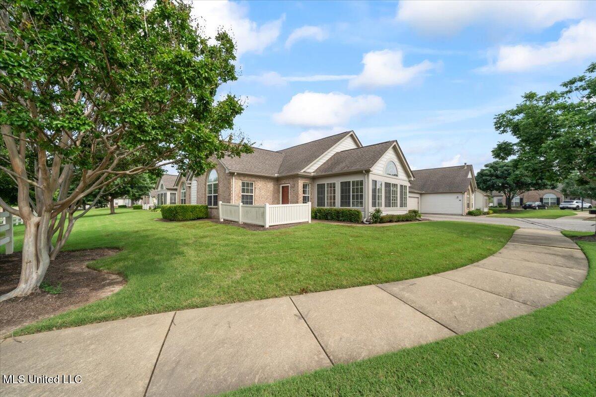 8897 Parkview Oaks Circle Olive Branch, MS 38654 - Photo 19 of 29 Front of Home