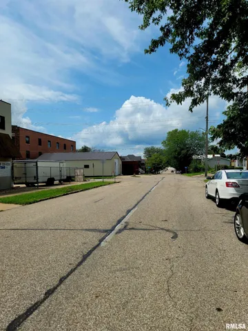 $99,500 | 1005 Jersey Street, Quincy, IL 62301