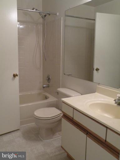 1514 B Summerchase Court, Unit B Reston, VA 20194 - Photo 12 of 25 Bath