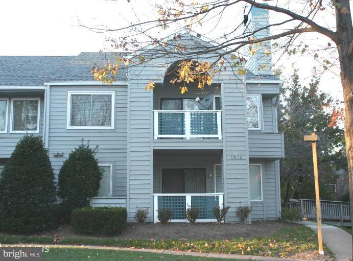 1514 B Summerchase Court, Unit B Reston, VA 20194 - Photo 2 of 25 Exterior (Front)