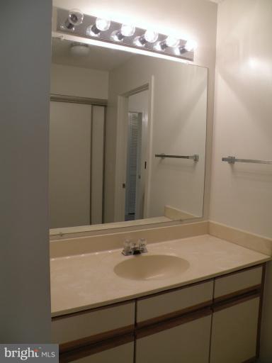 1514 B Summerchase Court, Unit B Reston, VA 20194 - Photo 23 of 25 Bath