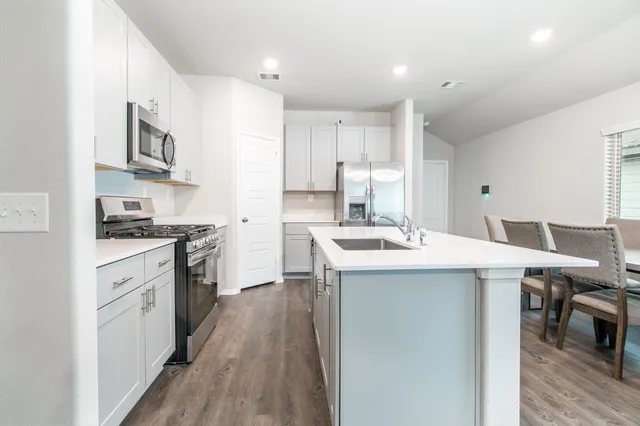 $1,750 | 11599 Lazy Oak Crk Drive, Magnolia, TX 77354