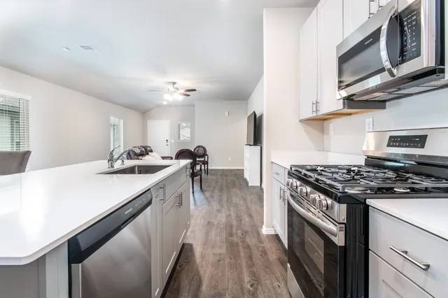 $1,750 | 11599 Lazy Oak Crk Drive, Magnolia, TX 77354