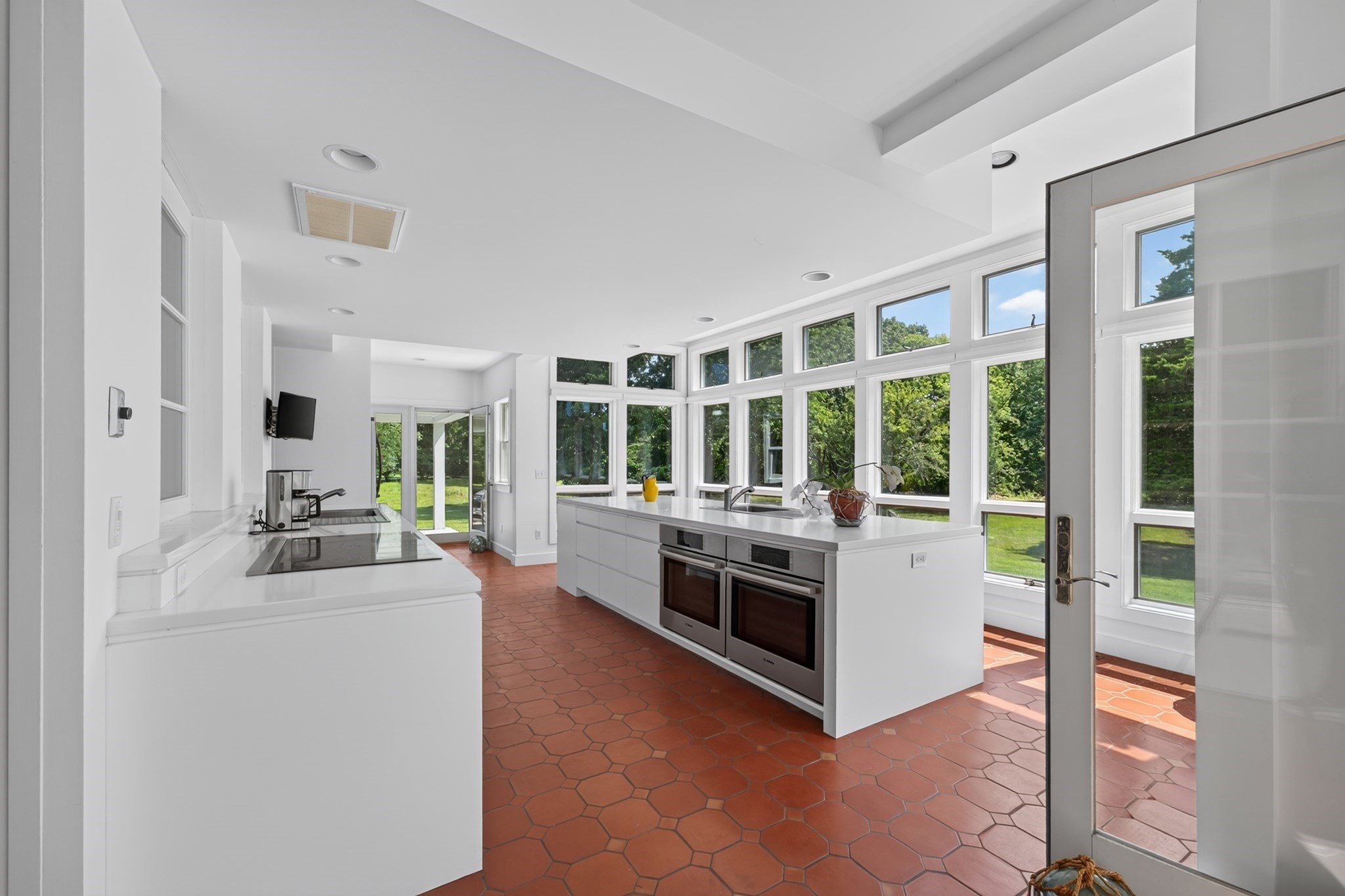 1069 Horseneck Road Westport, MA 02790 - Photo 12 of 34 Gallery Image 12