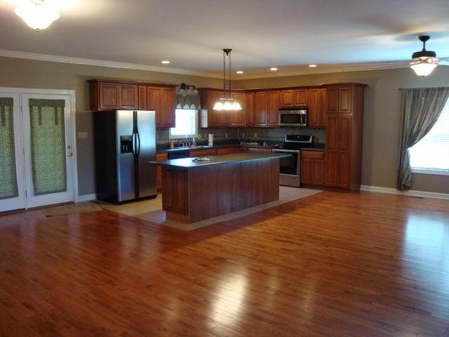 304 West Bailey Road Lewisburg, WV 24901 - Photo 19 of 23 kitchen-dining-living