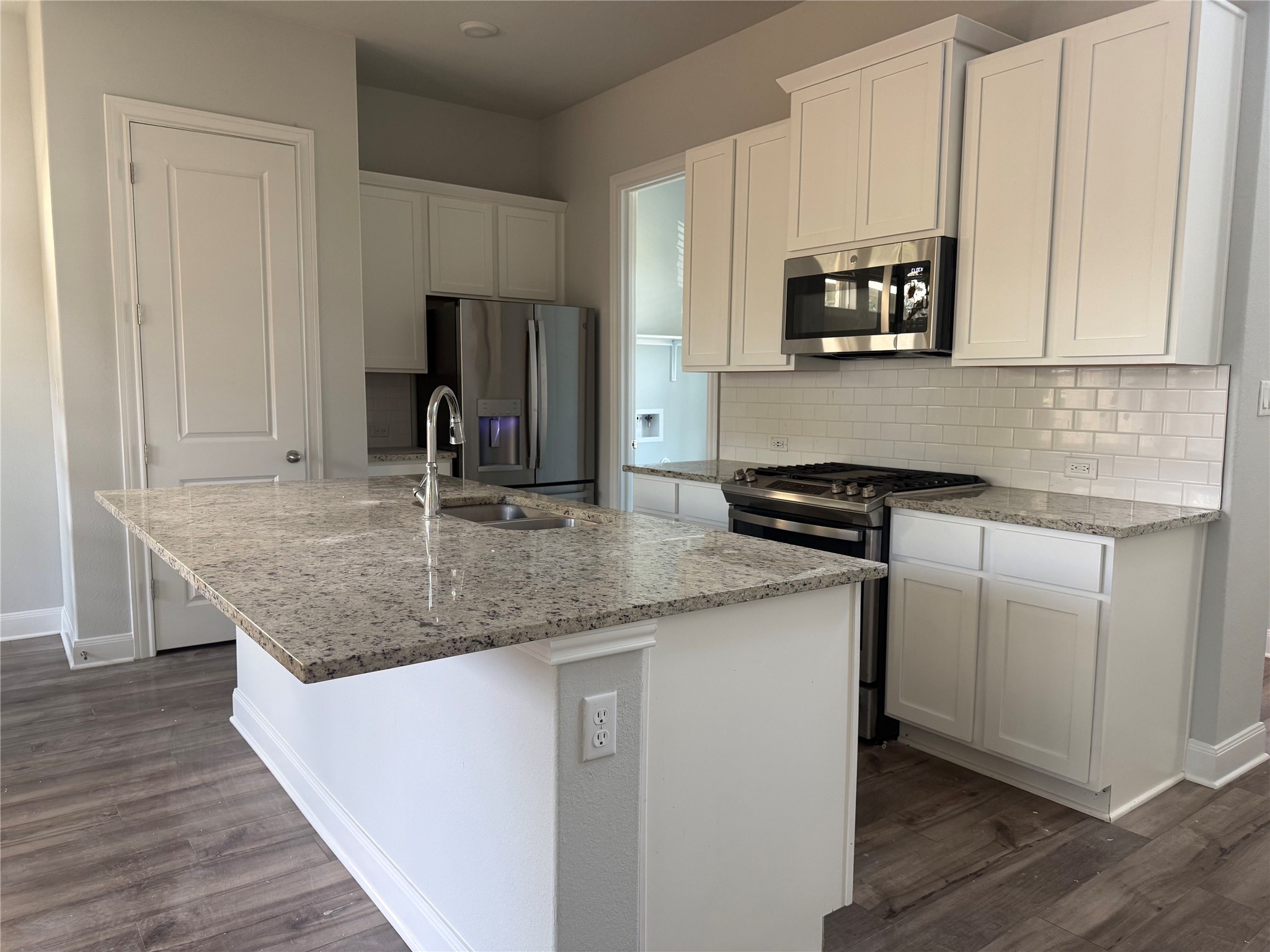 131 Spangle Way Kyle, TX 78640 - Photo 5 of 39 Gallery Image 5