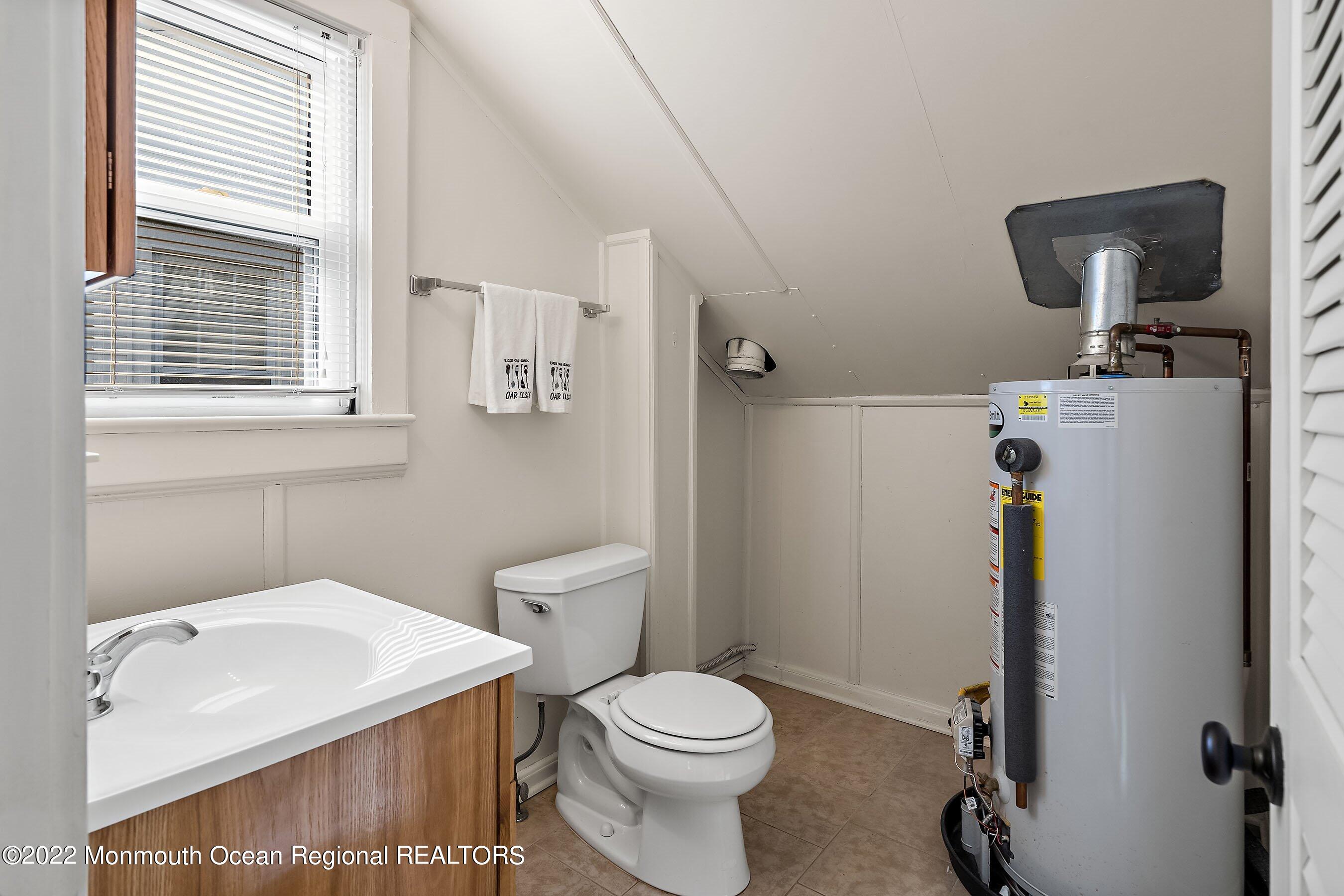 197 2nd Avenue Manasquan, NJ 08736 - Photo 24 of 30 25-Int19 Lav2