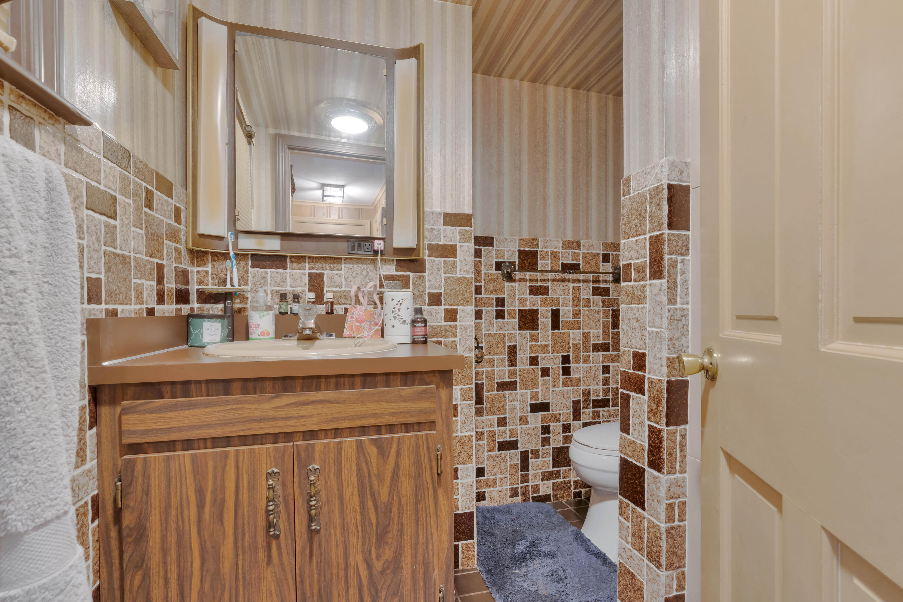 8 Eastman Road Sanford, ME 04083 - Photo 24 of 54 bathroom3