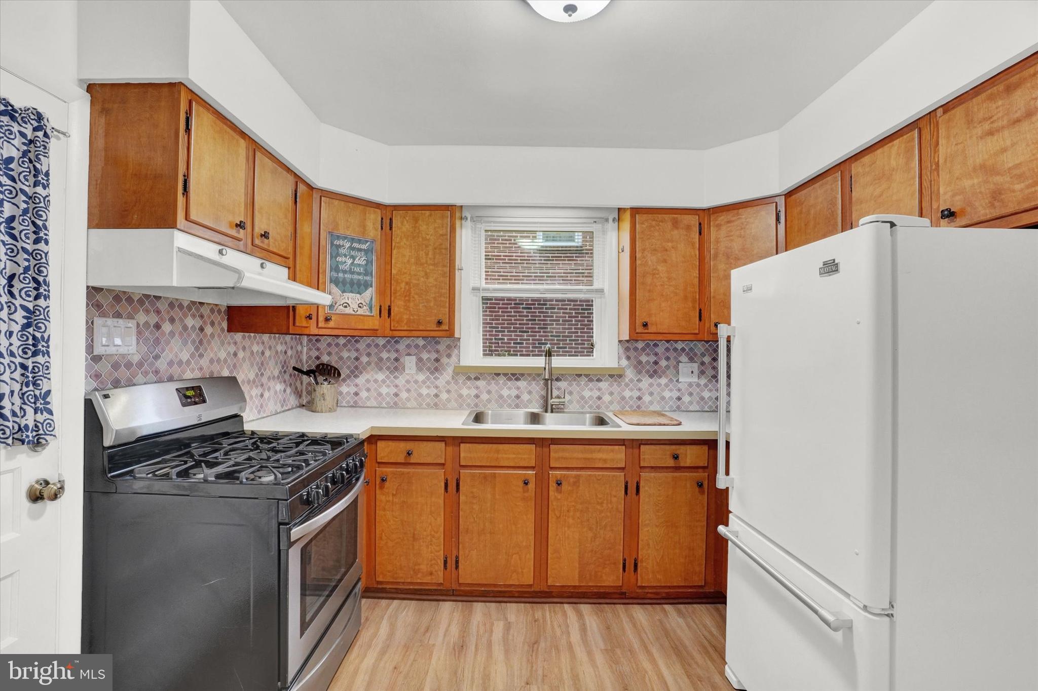218 Wynwood Road York, PA 17402 - Photo 8 of 28 Gallery Image 8