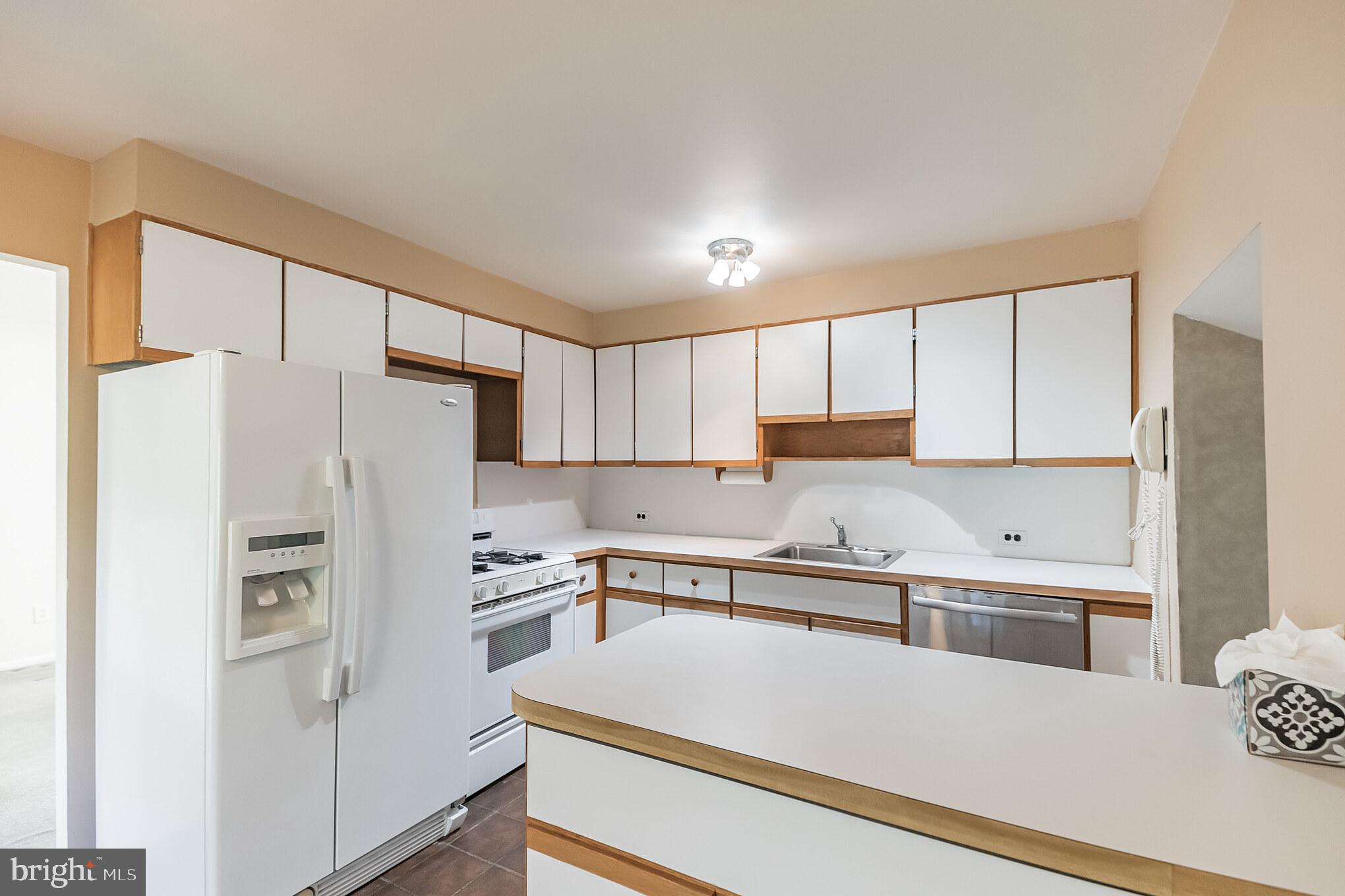 1149 Bloomdale Road Philadelphia, PA 19115 - Photo 13 of 37