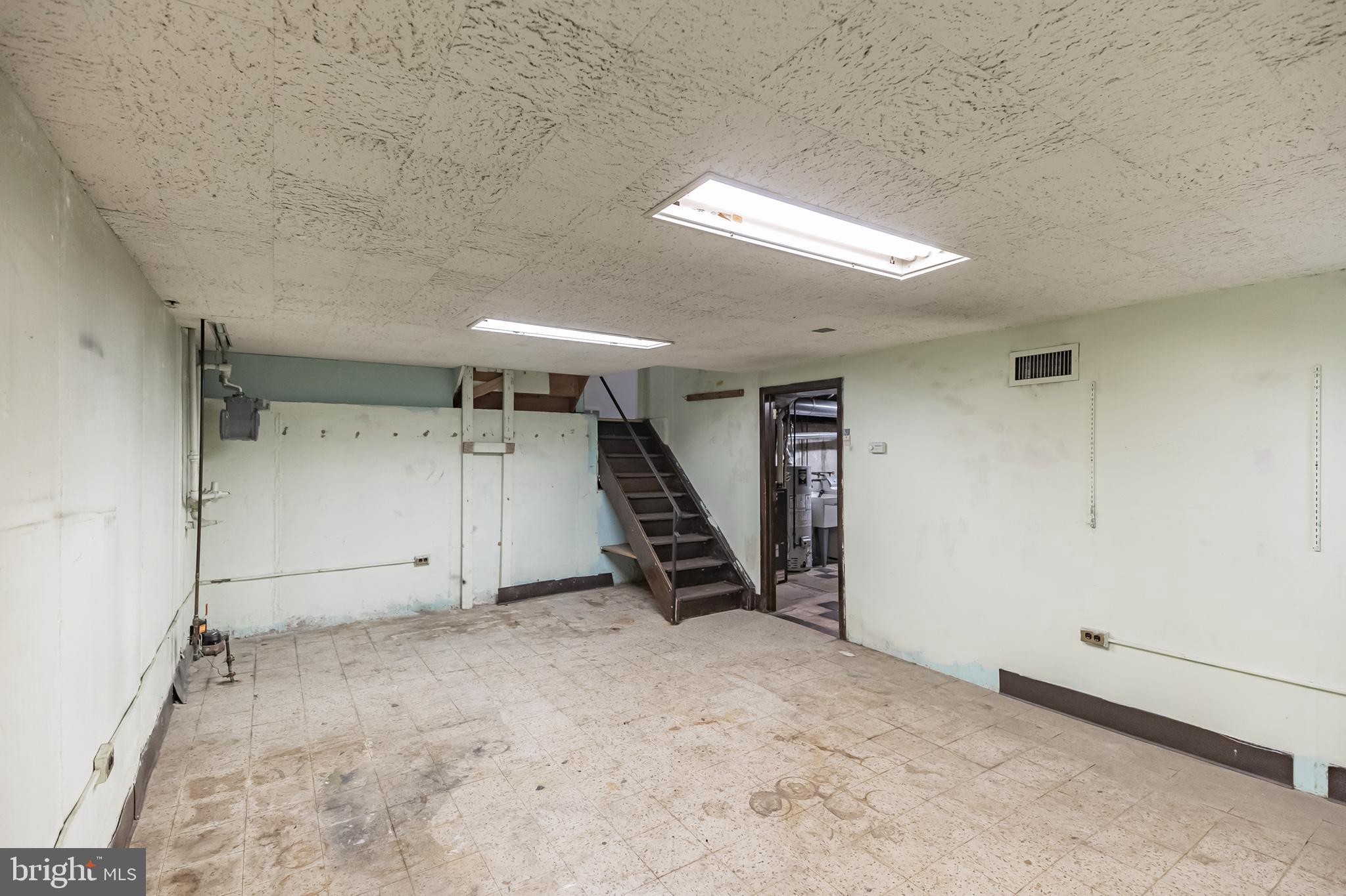1149 Bloomdale Road Philadelphia, PA 19115 - Photo 19 of 37