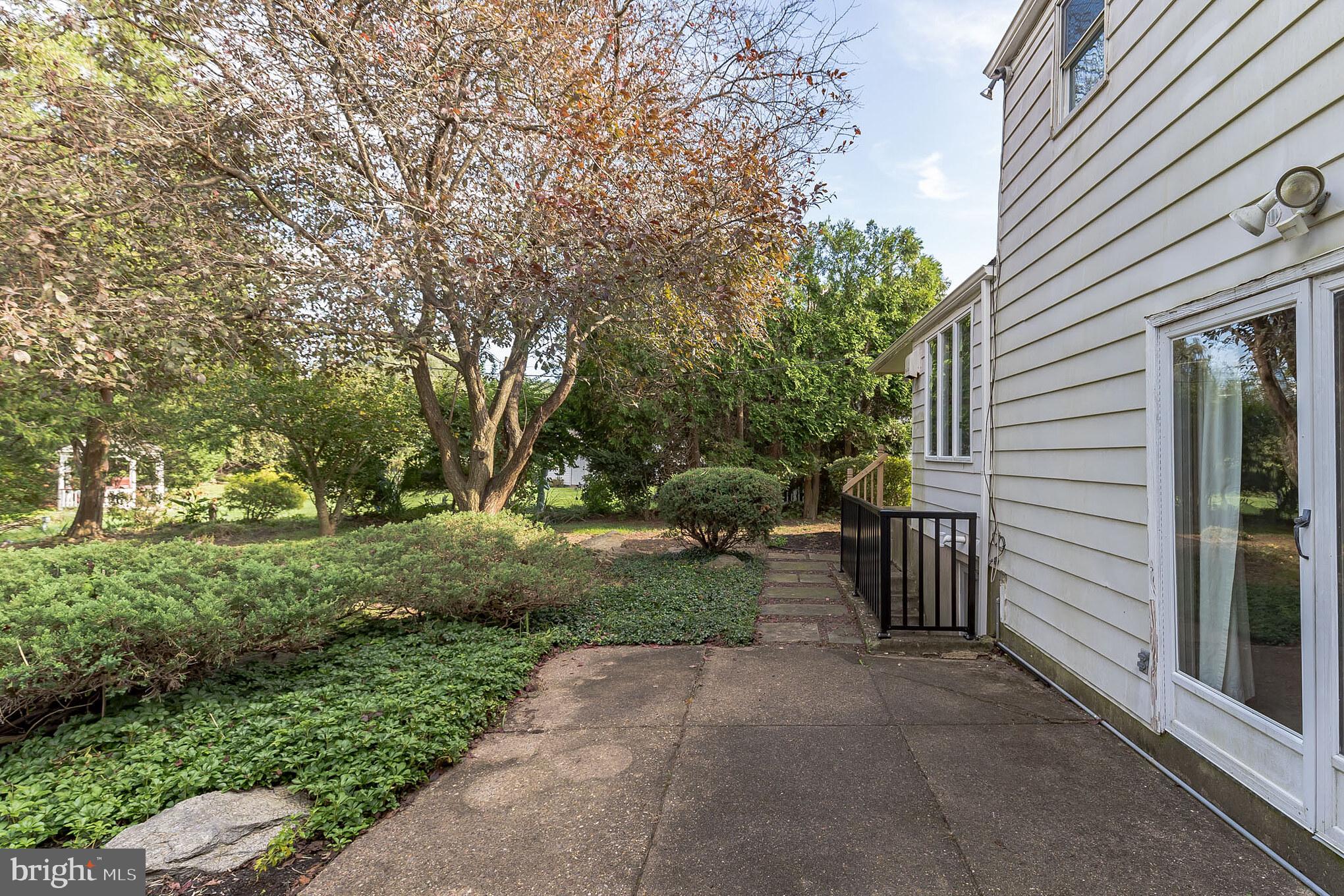 1149 Bloomdale Road Philadelphia, PA 19115 - Photo 29 of 37