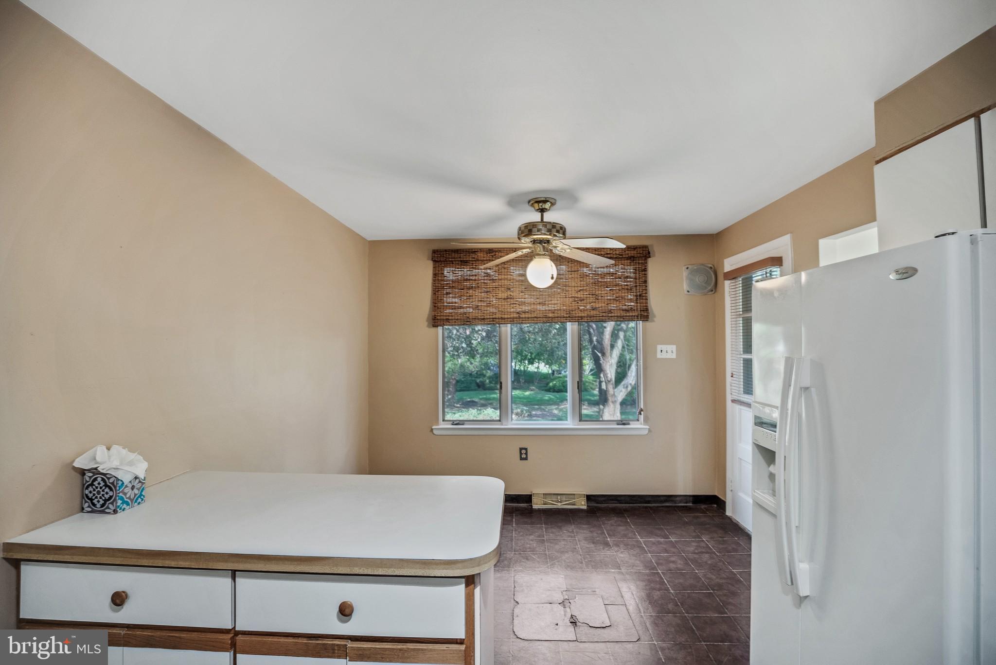 1149 Bloomdale Road Philadelphia, PA 19115 - Photo 10 of 37