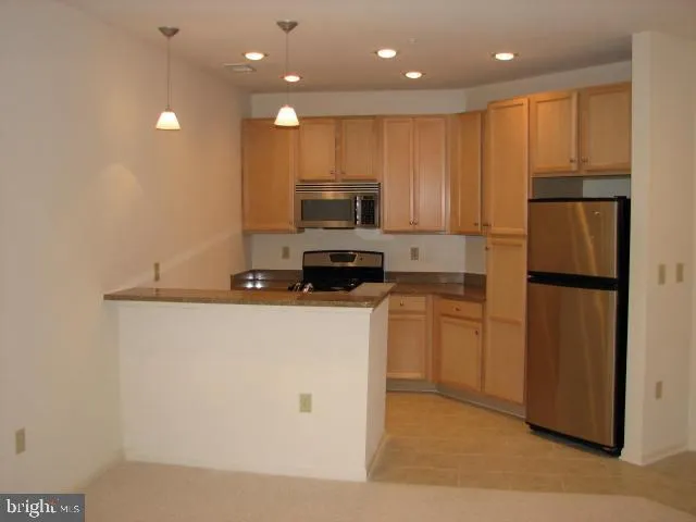 $2,150 | 2655 Prosperity Avenue, Unit 240, Fairfax, VA 22031