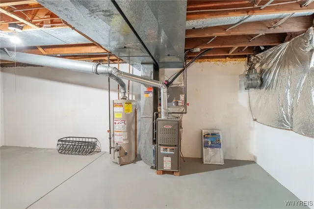 $349,000 | 27 Wellington Court North, Amherst, NY 14221