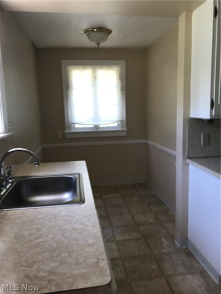 906 Montford Road Cleveland Heights, OH 44121 - Photo 11 of 20