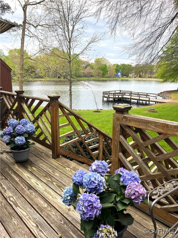 2706 Berkeley Pointe Drive Henrico, VA 23233 - Photo 48 of 48 a view of a balcony with lake view
