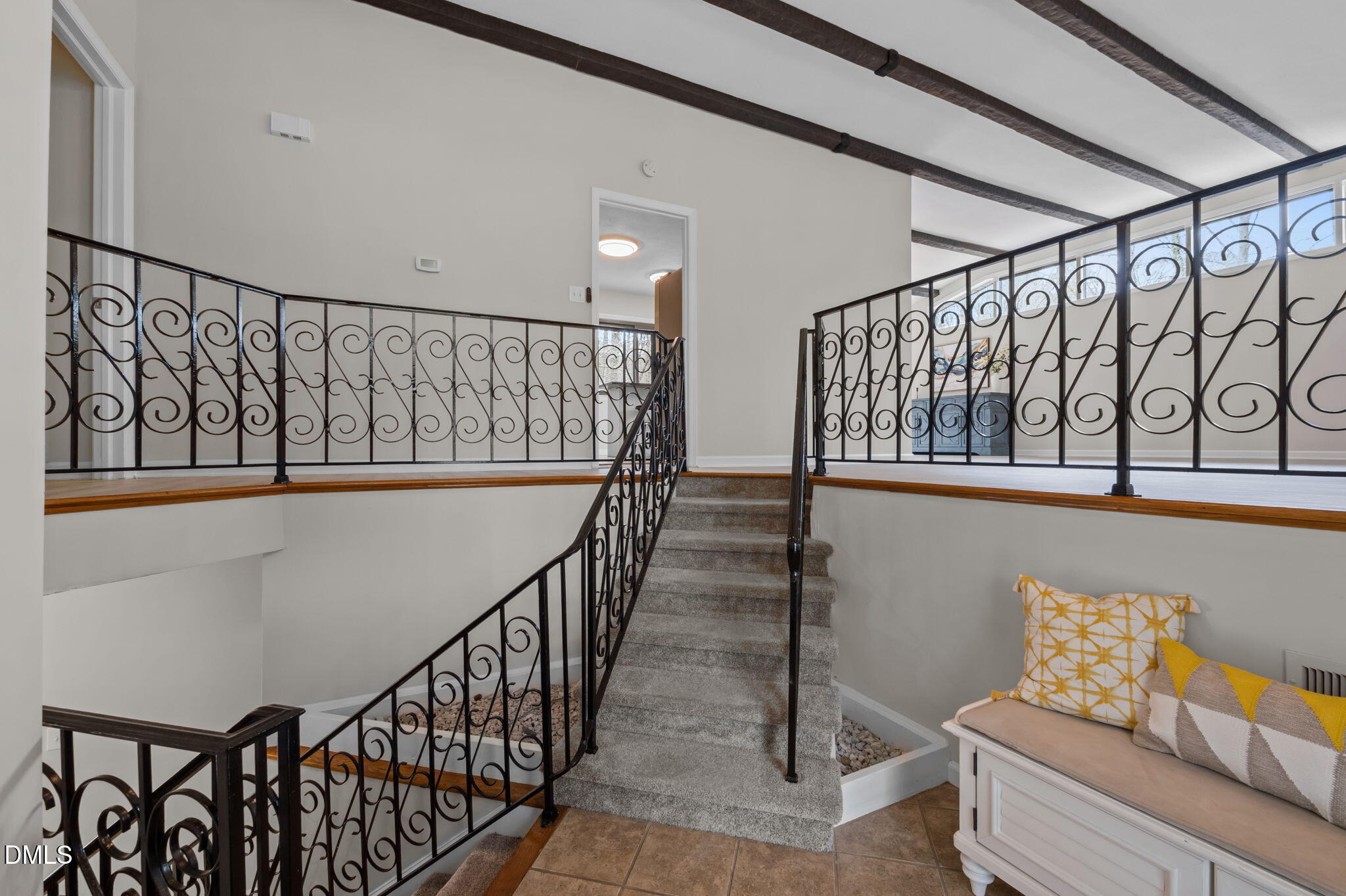 321 Brandywine Road Chapel Hill, NC 27516 - Photo 2 of 38 a view of entryway