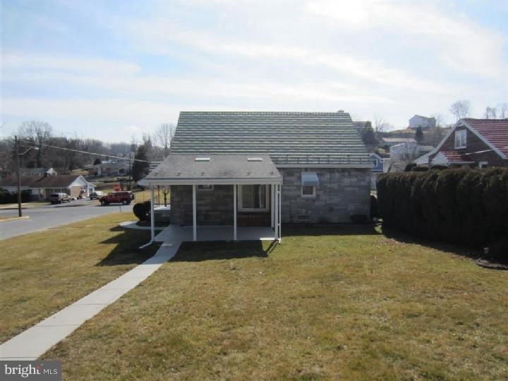 201 Montrose Boulevard Reading, PA 19607 - Photo 4 of 16 Gallery Image 4