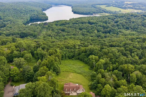$1,050,000 | 8 Horseshoe Ridge Road, Newtown, CT 06482