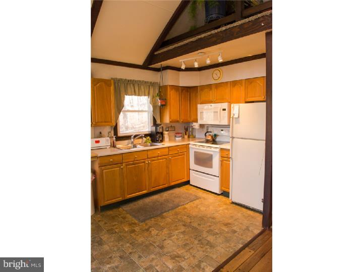 160 Morvale Road Easton, PA 18042 - Photo 8 of 24 Kitchen