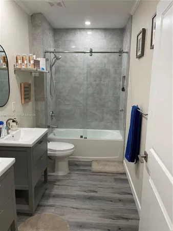 $988,888 | 1236 Northwest 208th Street, Miami Gardens, FL 33169