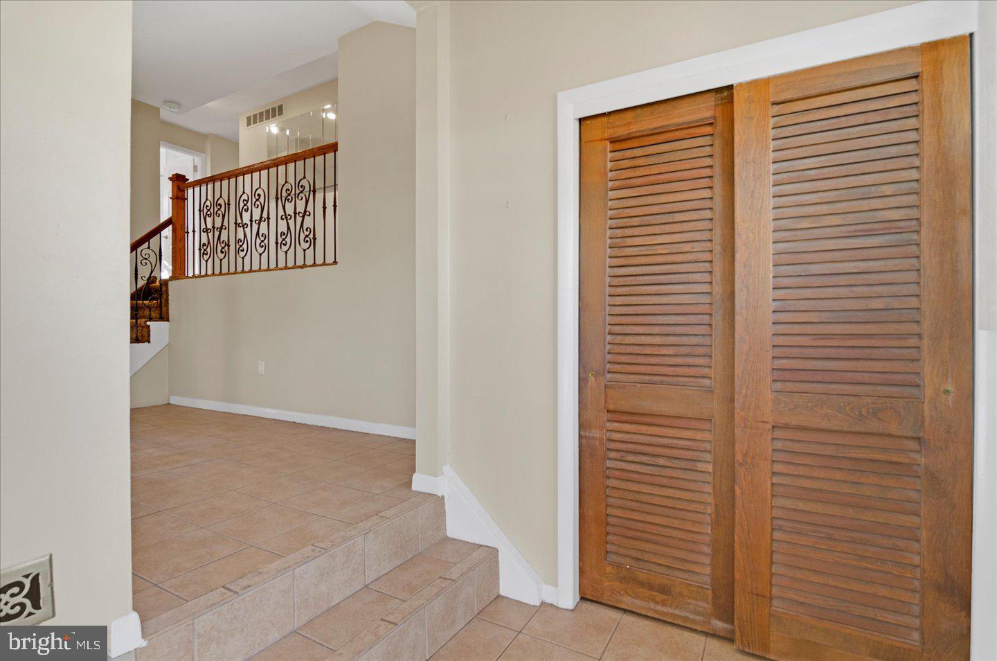 2161 Riverton Road Cinnaminson, NJ 08077 - Photo 4 of 60 Gallery Image 4