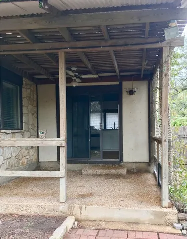 a view of entrance of the house