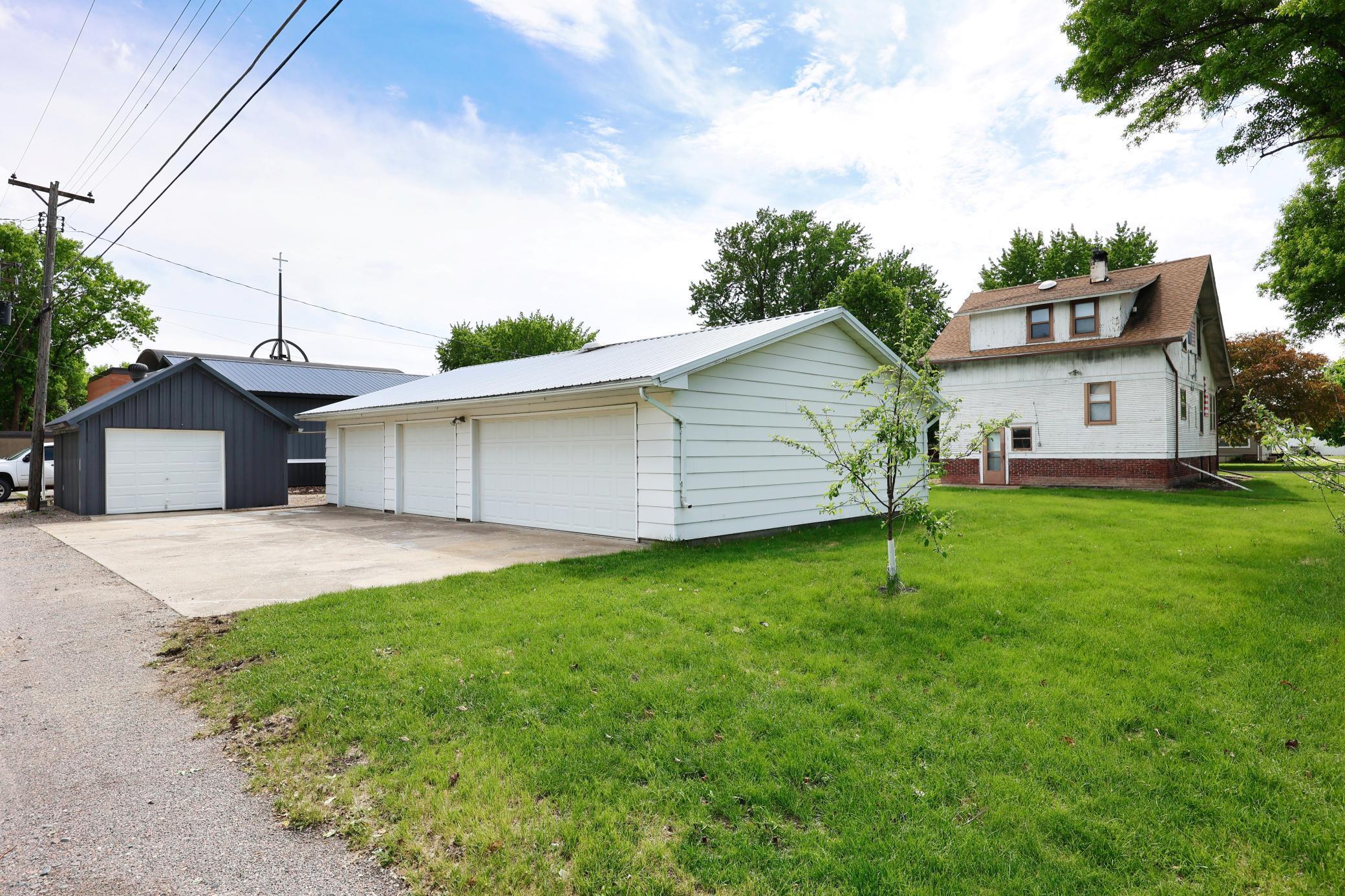 411 6th Street Bird Island, MN 55310 - Photo 1 of 1 Gallery Image 1