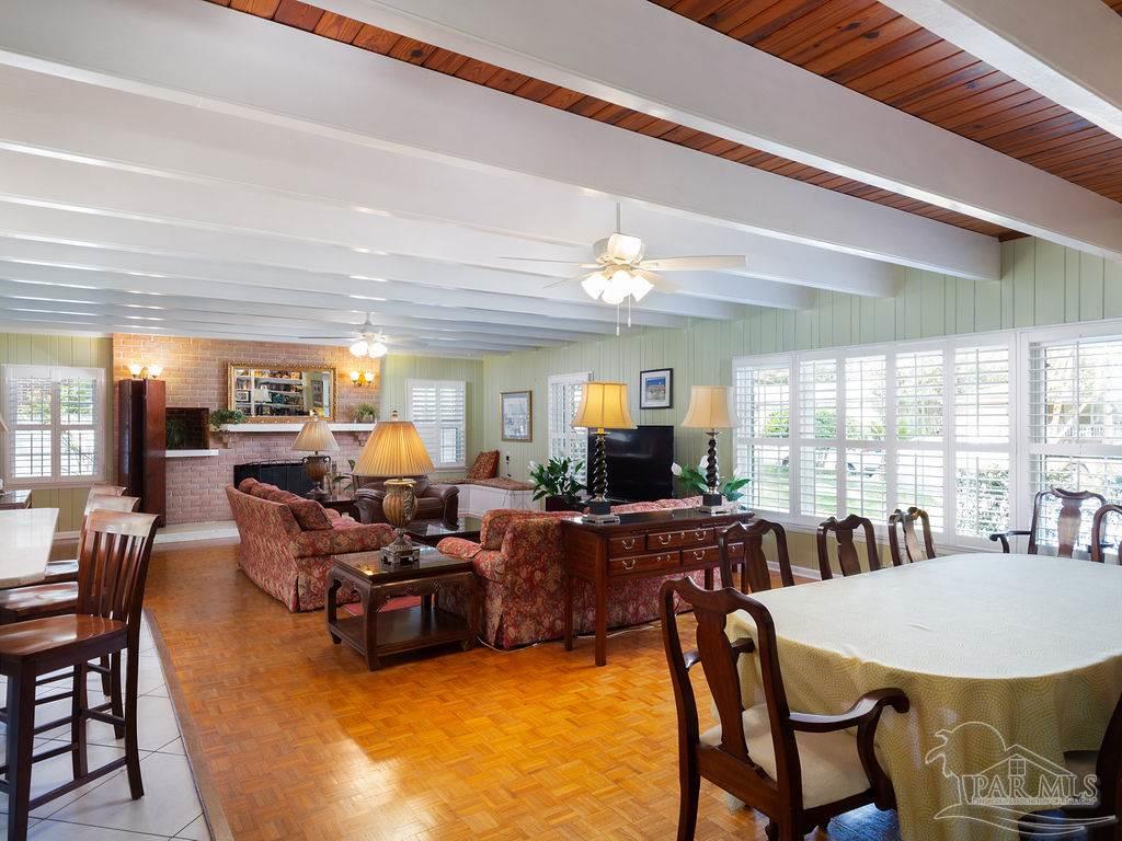 380 Gamarra Road Pensacola, FL 32503 - Photo 4 of 29 Gallery Image 4