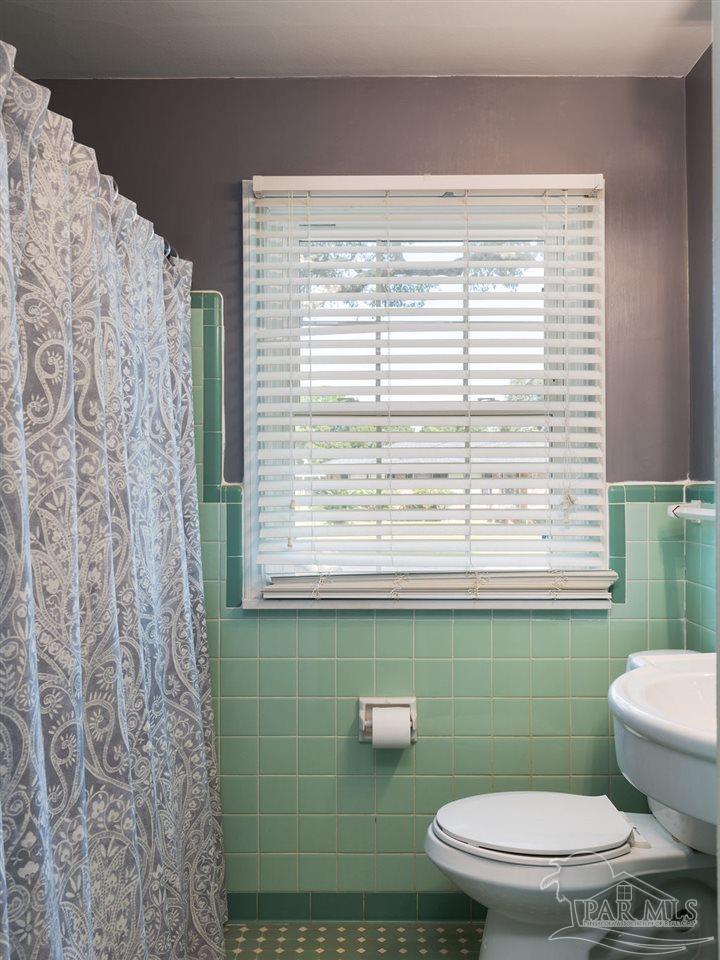 380 Gamarra Road Pensacola, FL 32503 - Photo 8 of 29 Gallery Image 8