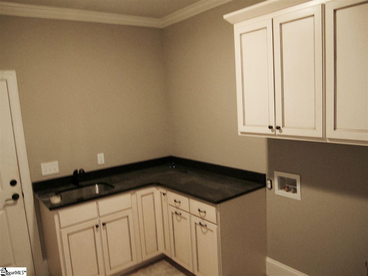 218 Sheffield Road Greer, SC 29651 - Photo 8 of 23