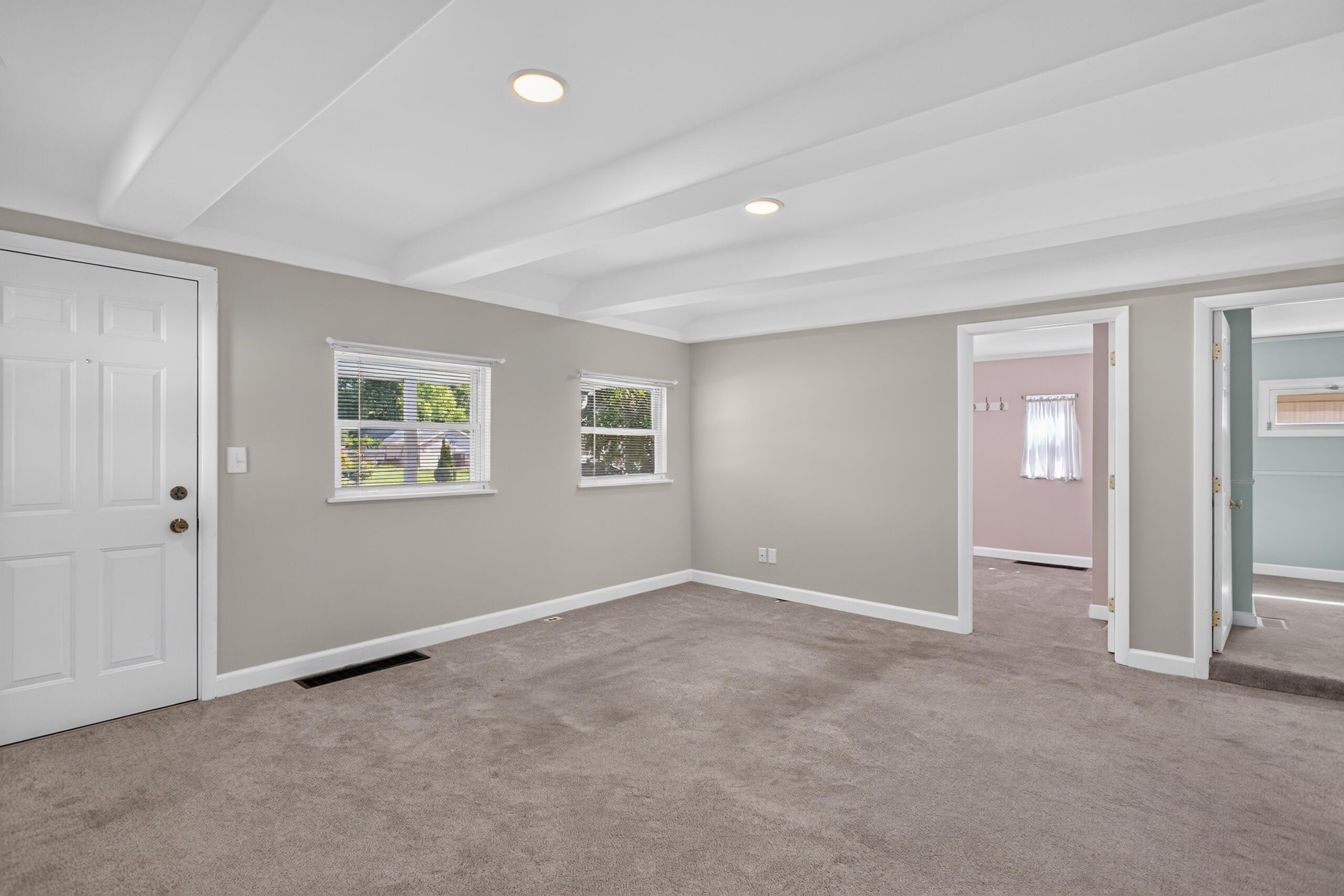 201 Tipperary Road Michigan Center, MI 49254 - Photo 2 of 47 IMG_4446