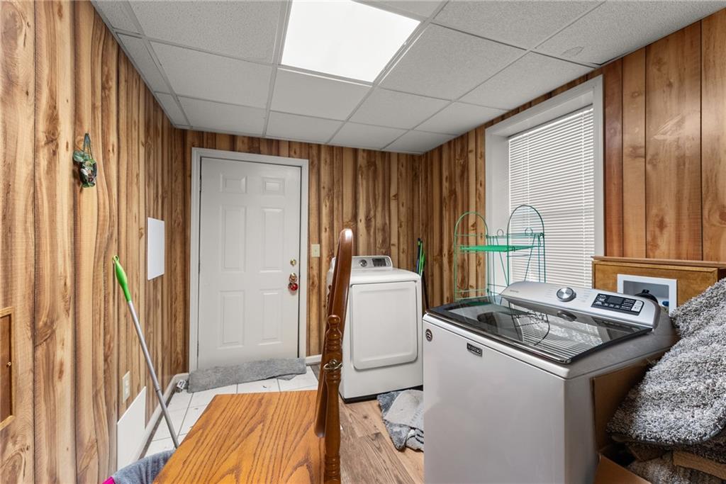 312 Ashley Brook Drive Lula, GA 30554 - Photo 38 of 62 a kitchen that has a sink and a stove in it