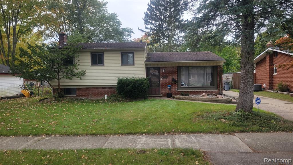22123 Inkster Road Farmington Hills, MI 48336 - Photo 1 of 28