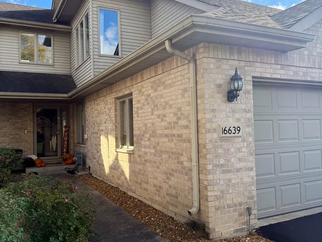 $349,900 | 16639 Lismore Court, Tinley Park, IL 60477