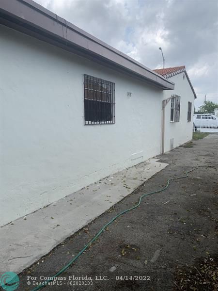 664 Southeast 8th Place Hialeah, FL 33010 - Photo 15 of 16 a view of garage