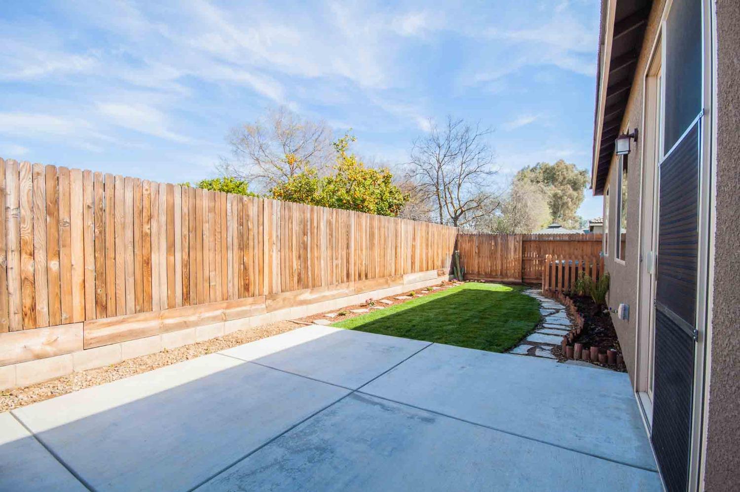 3439 Brimhall Lane Clovis, CA 93619 - Photo 41 of 43 a backyard of a house