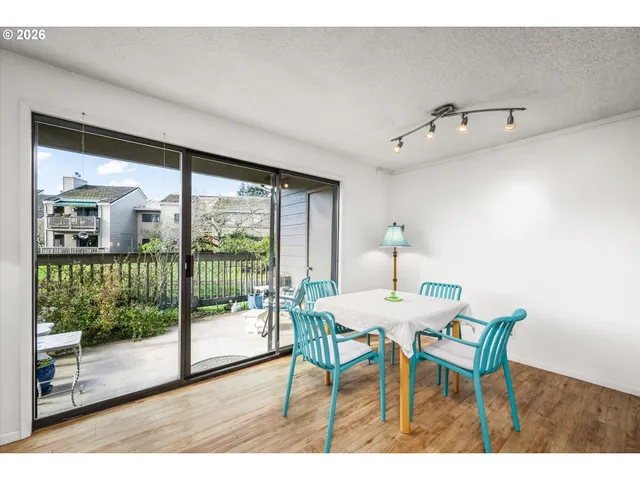 $260,000 | 2026 Lake Isle Drive, Eugene, OR 97401